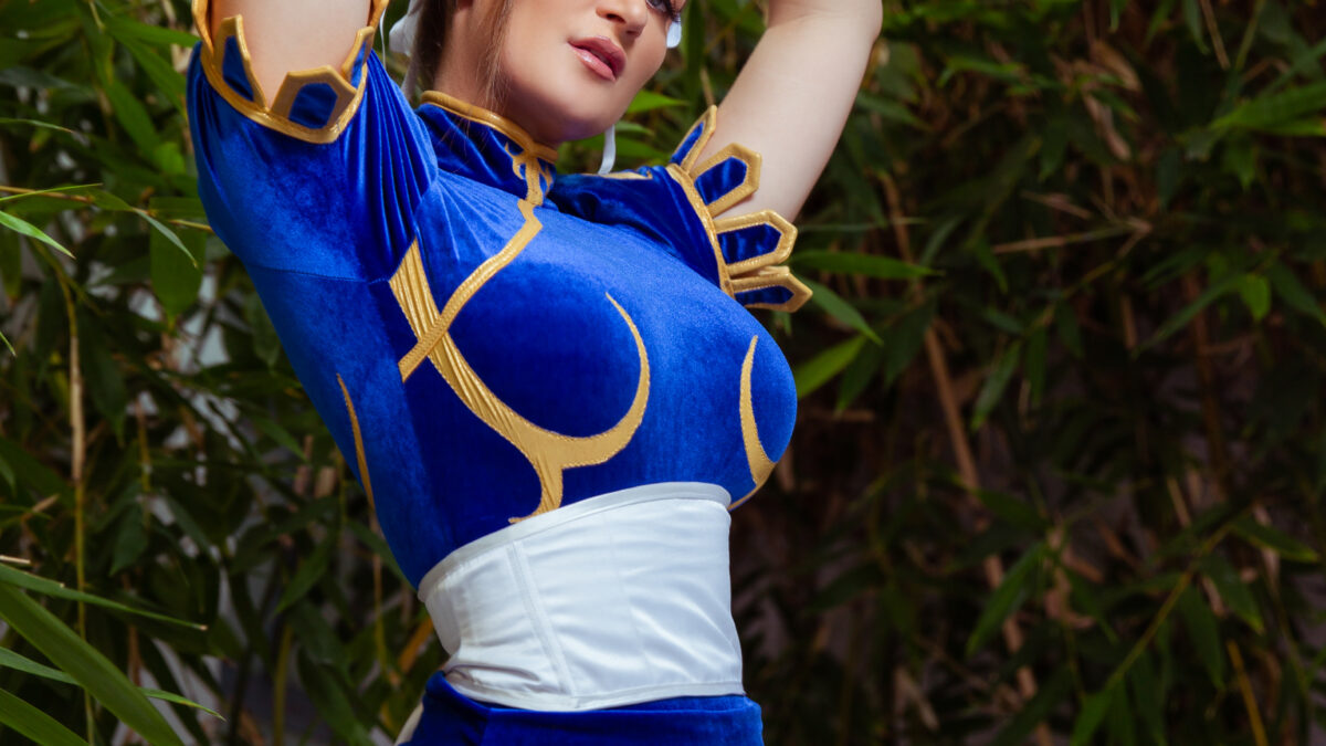 Holly-Wolf-Chun-Li-Cosplay