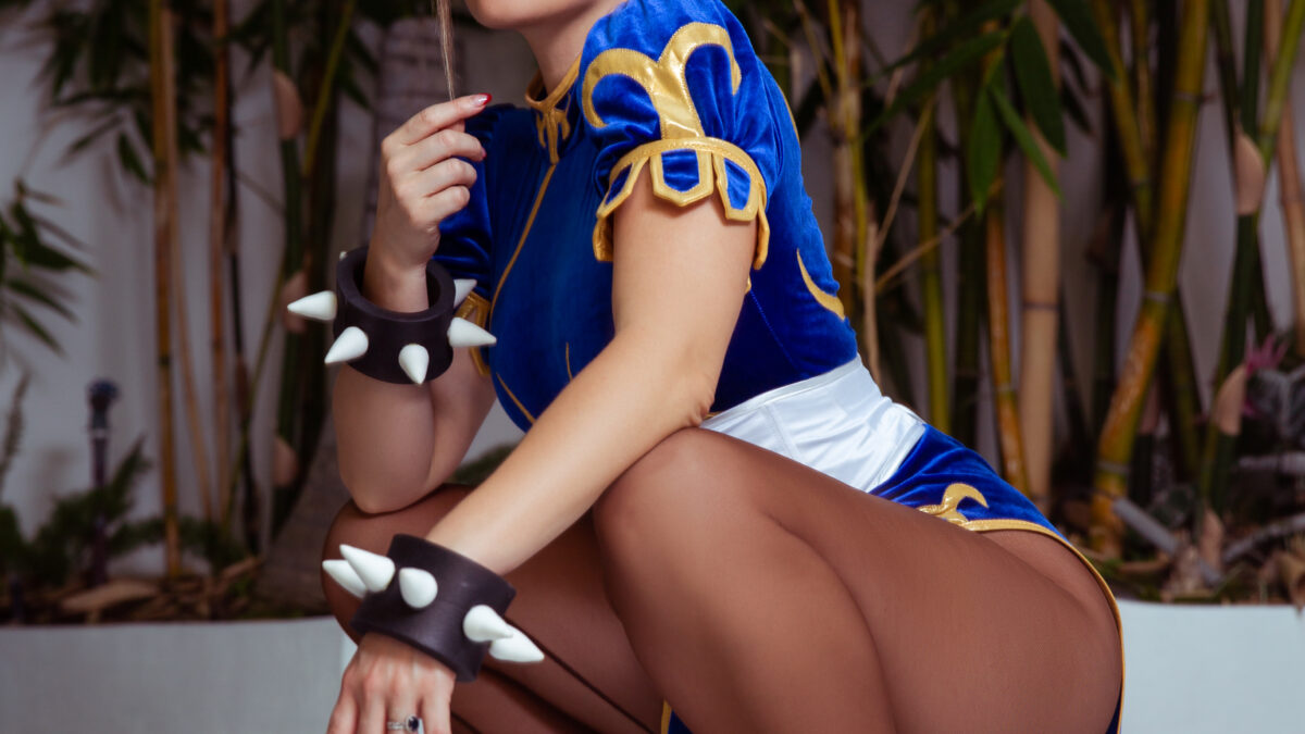 Holly-Wolf-Chun-Li-Cosplay